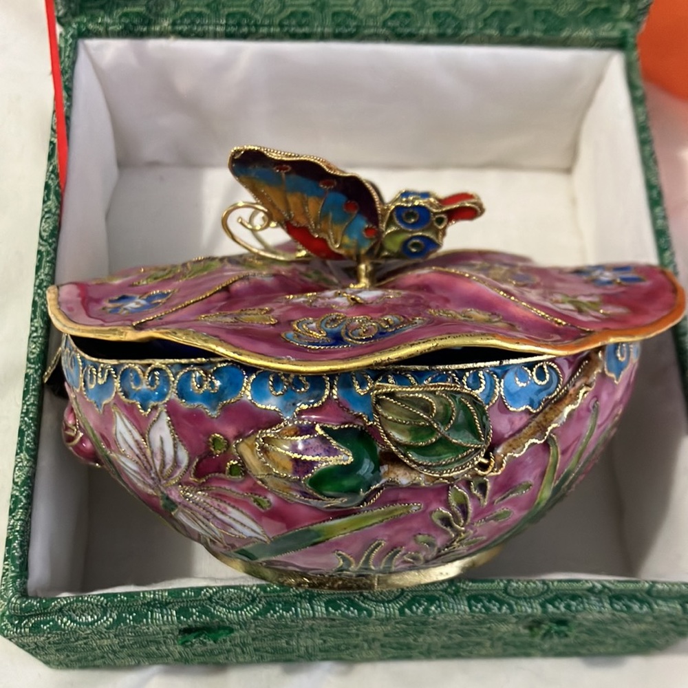 Cloisonné of Oriental Treasures by D.S.Starr